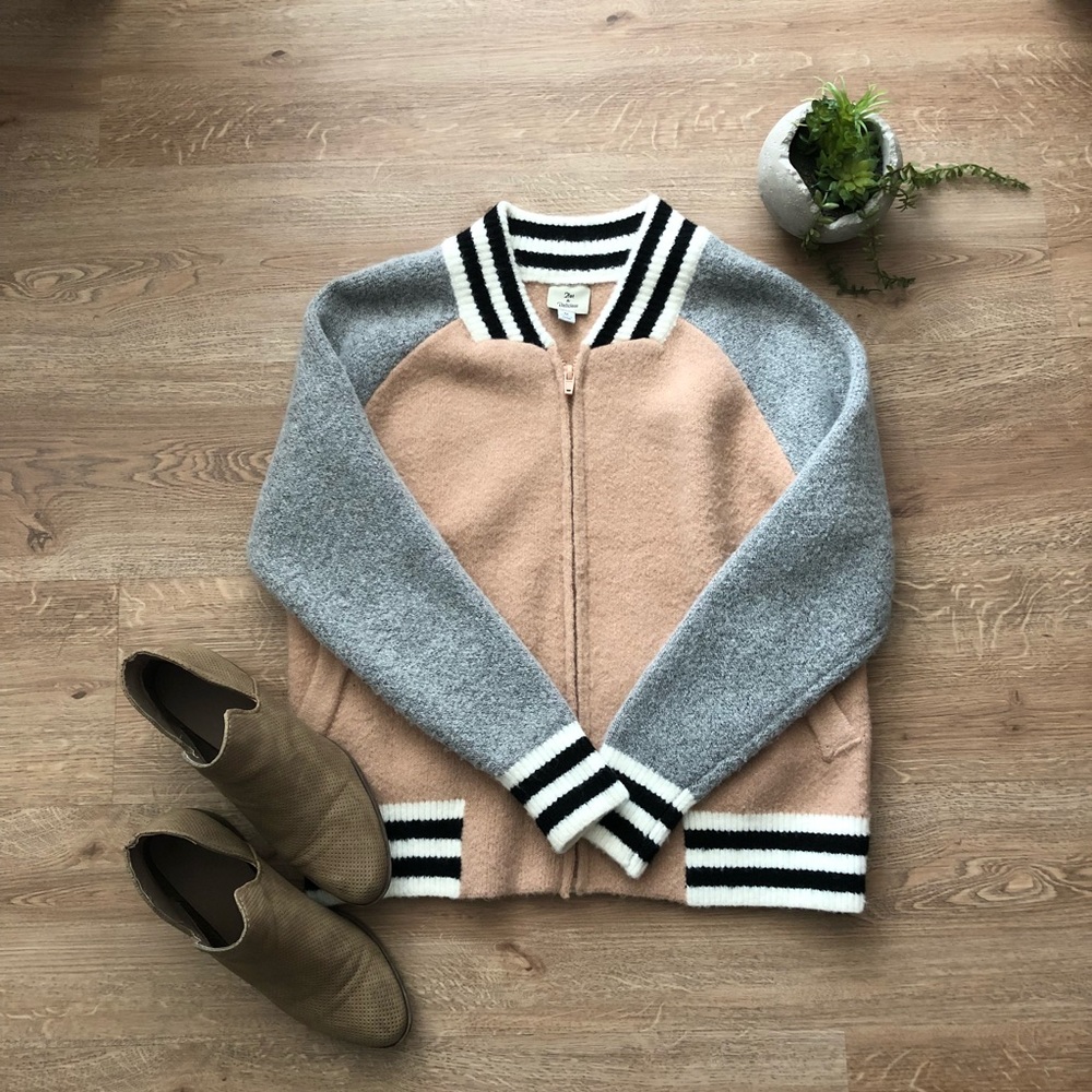 🎉HP🎉 Vici Collection Varsity Jacket